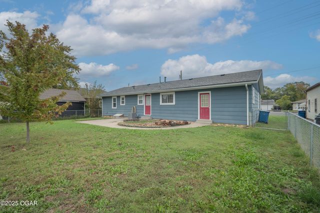 2914 Connecticut Avenue, Joplin, MO 64804