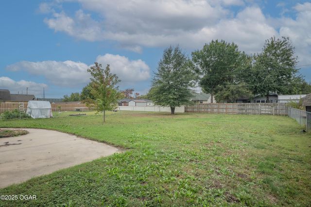 2914 Connecticut Avenue, Joplin, MO 64804