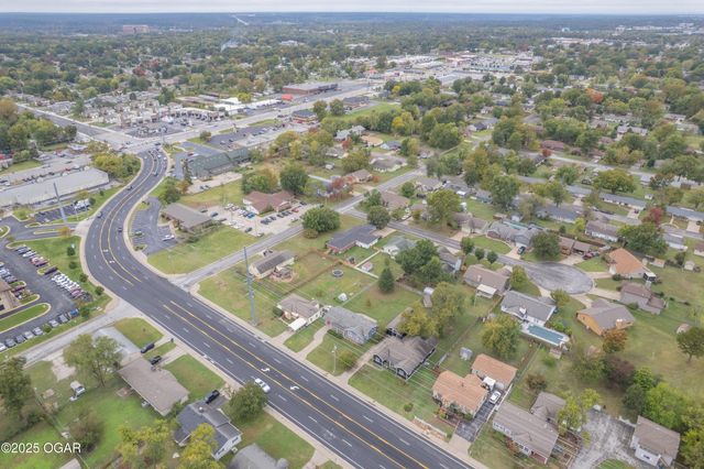 2914 Connecticut Avenue, Joplin, MO 64804