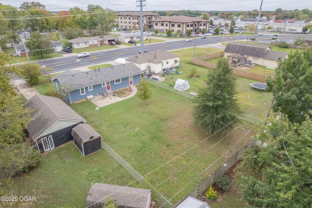 2914 Connecticut Avenue, Joplin, MO 64804