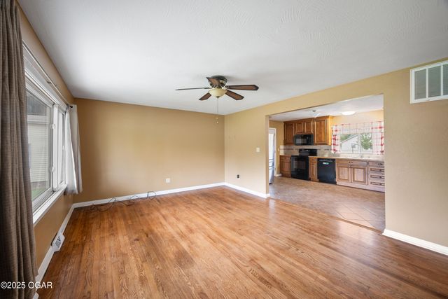 2914 Connecticut Avenue, Joplin, MO 64804