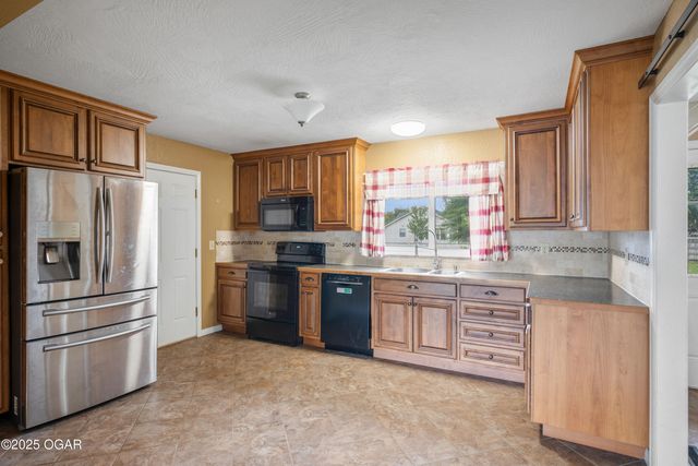 2914 Connecticut Avenue, Joplin, MO 64804