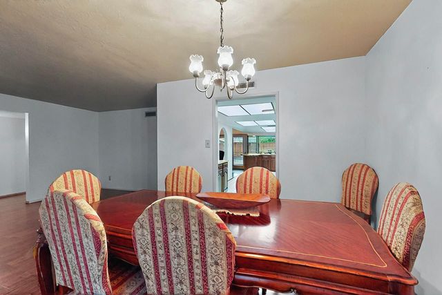1907 Rambling Ridge Lane, Carrollton, TX 75007