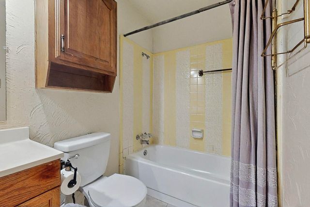 1907 Rambling Ridge Lane, Carrollton, TX 75007