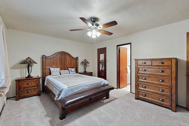 1907 Rambling Ridge Lane, Carrollton, TX 75007