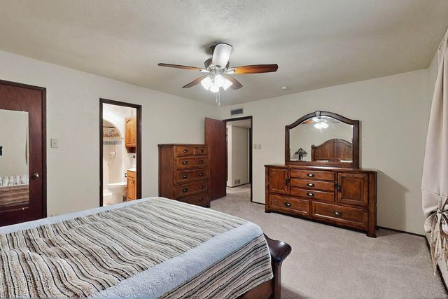 1907 Rambling Ridge Lane, Carrollton, TX 75007