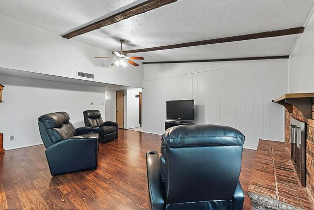 1907 Rambling Ridge Lane, Carrollton, TX 75007