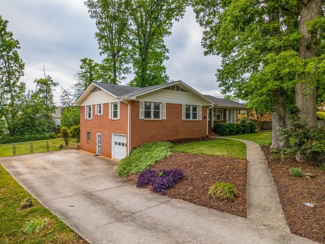 106 Oak Forest Drive, Greer, SC 29650