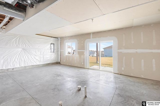 12913 S 45th Avenue, Bellevue, NE 68133