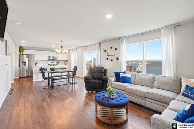 12913 S 45th Avenue, Bellevue, NE 68133