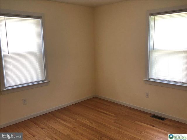 1931 MEADOWS RD, Bethlehem, PA 18015