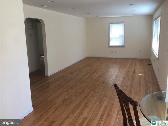 1931 MEADOWS RD, Bethlehem, PA 18015