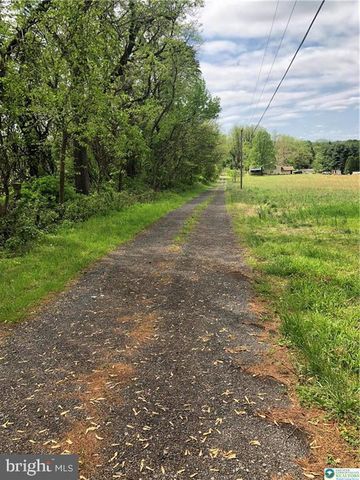 1931 MEADOWS RD, Bethlehem, PA 18015