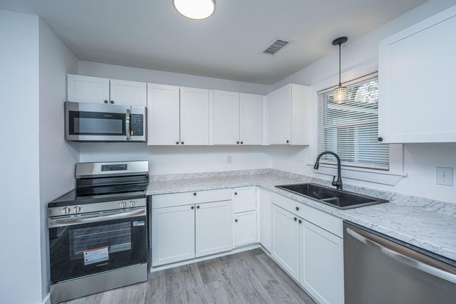 814 Hoss Road, Charleston, SC 29414