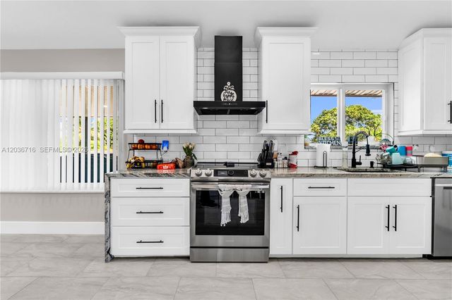 5049 Cleveland Road, Delray Beach, FL 33484