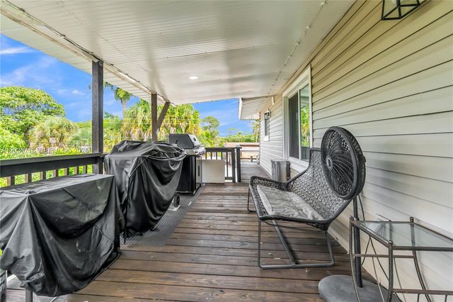 5049 Cleveland Road, Delray Beach, FL 33484