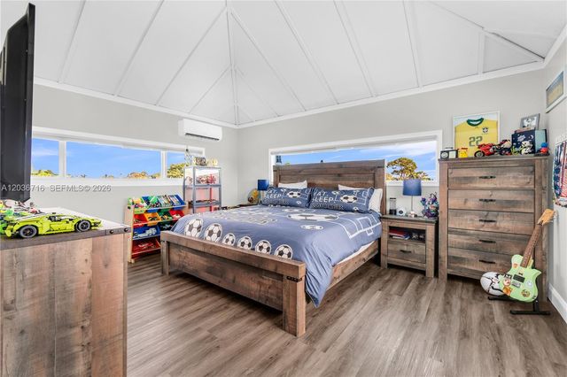 5049 Cleveland Road, Delray Beach, FL 33484