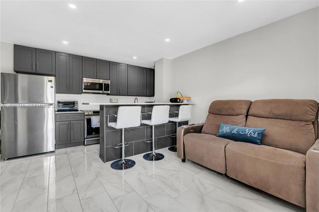 5049 Cleveland Road, Delray Beach, FL 33484