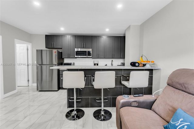 5049 Cleveland Road, Delray Beach, FL 33484