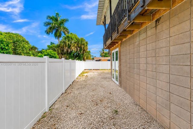 5049 Cleveland Road, Delray Beach, FL 33484