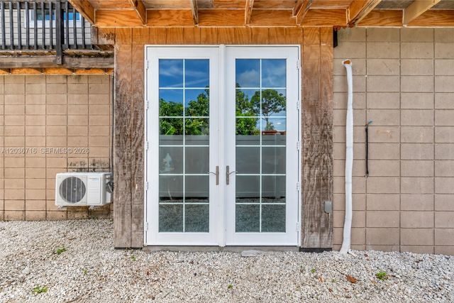 5049 Cleveland Road, Delray Beach, FL 33484