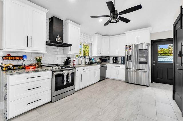 5049 Cleveland Road, Delray Beach, FL 33484