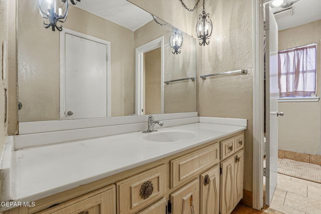 9003 MAGNETIC Street, El Paso, TX 79904