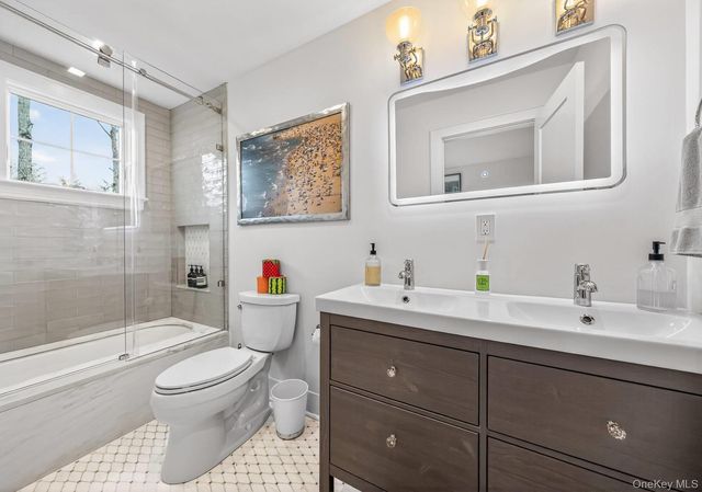 177 Bridies Path, Southampton, NY 11968