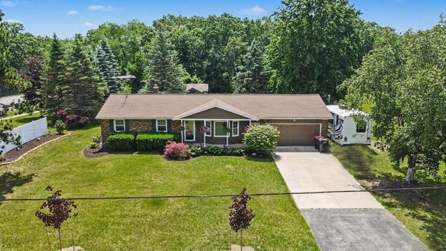 2256 Rogue River Road NE, Belmont, MI 49306