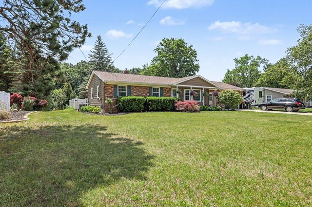 2256 Rogue River Road NE, Belmont, MI 49306