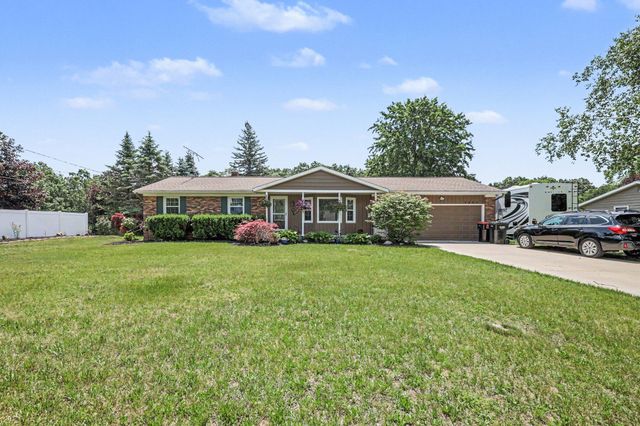 2256 Rogue River Road NE, Belmont, MI 49306