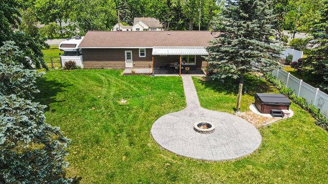 2256 Rogue River Road NE, Belmont, MI 49306