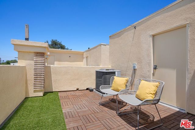 5737 Camellia Avenue 118, North Hollywood (los Angeles), CA 91601