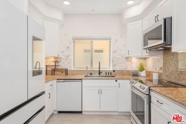 5737 Camellia Avenue 118, North Hollywood (los Angeles), CA 91601