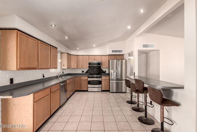 7596 N Meredith Boulevard, Tucson, AZ 85741