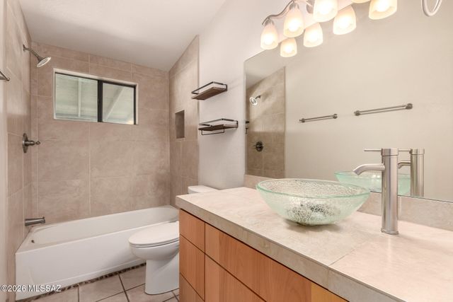 7596 N Meredith Boulevard, Tucson, AZ 85741