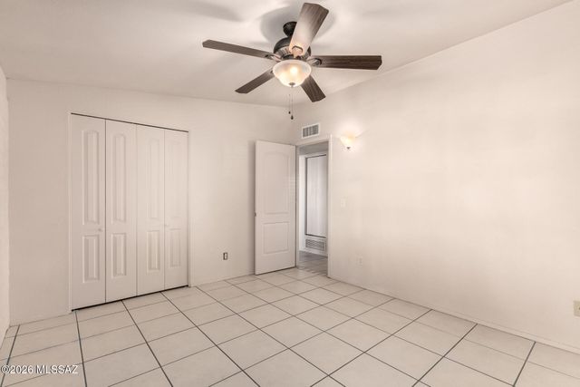 7596 N Meredith Boulevard, Tucson, AZ 85741