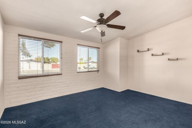 7596 N Meredith Boulevard, Tucson, AZ 85741