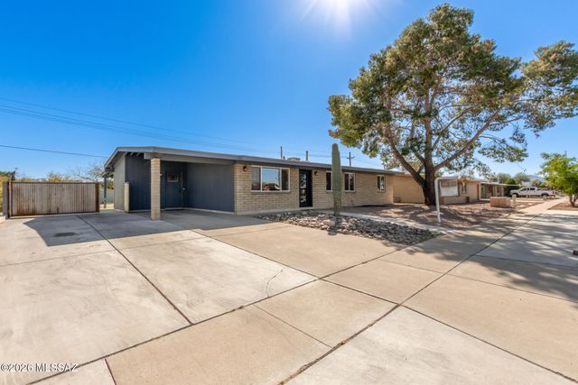 7596 N Meredith Boulevard, Tucson, AZ 85741