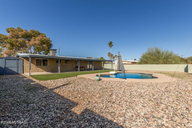 7596 N Meredith Boulevard, Tucson, AZ 85741