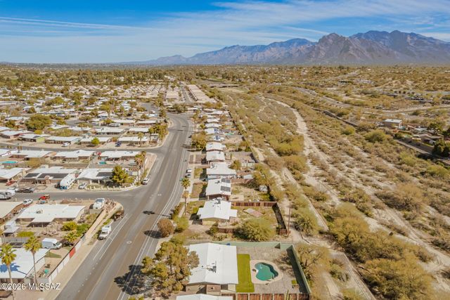 7596 N Meredith Boulevard, Tucson, AZ 85741