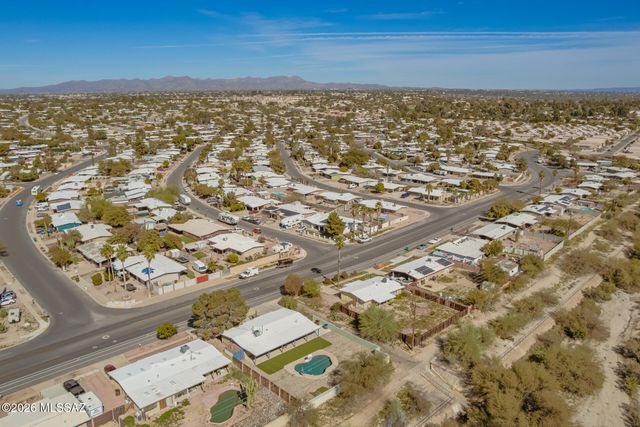 7596 N Meredith Boulevard, Tucson, AZ 85741