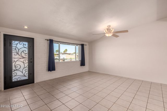 7596 N Meredith Boulevard, Tucson, AZ 85741