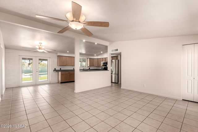 7596 N Meredith Boulevard, Tucson, AZ 85741