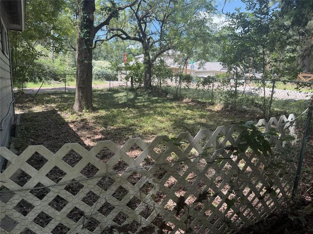 5958 Skylane Drive, Montgomery, TX 77316
