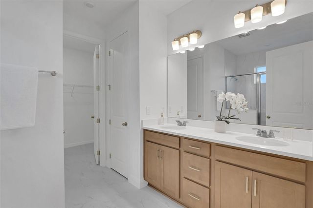 1018 FIESTA KEY CIRCLE, Lady Lake, FL 32159