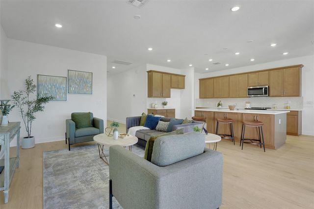 1018 FIESTA KEY CIRCLE, Lady Lake, FL 32159