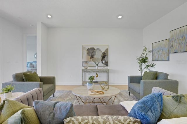 1018 FIESTA KEY CIRCLE, Lady Lake, FL 32159