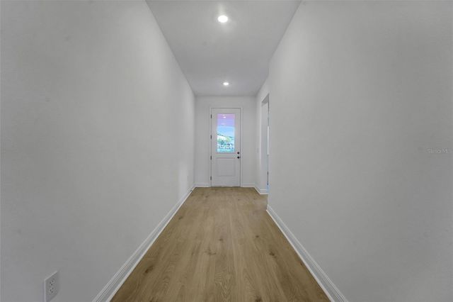 1018 FIESTA KEY CIRCLE, Lady Lake, FL 32159