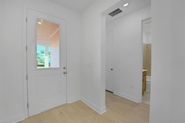 1018 FIESTA KEY CIRCLE, Lady Lake, FL 32159